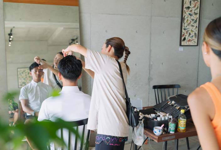 シャワー＆休憩後、陸用のヘアメイク、衣装にお着替え